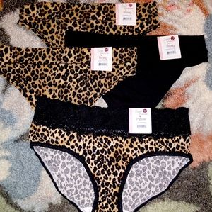 (4) Secret Treasures* Set of Panties